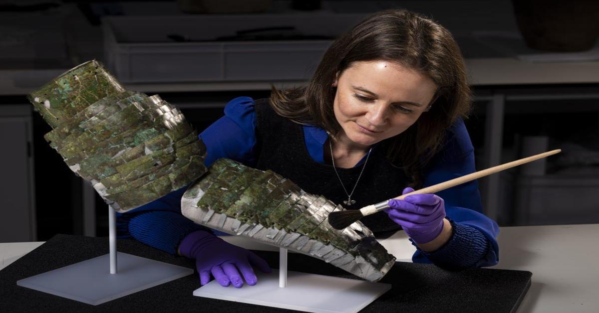 1,800-year-old Roman arm guard reconstructed from 100 pieces