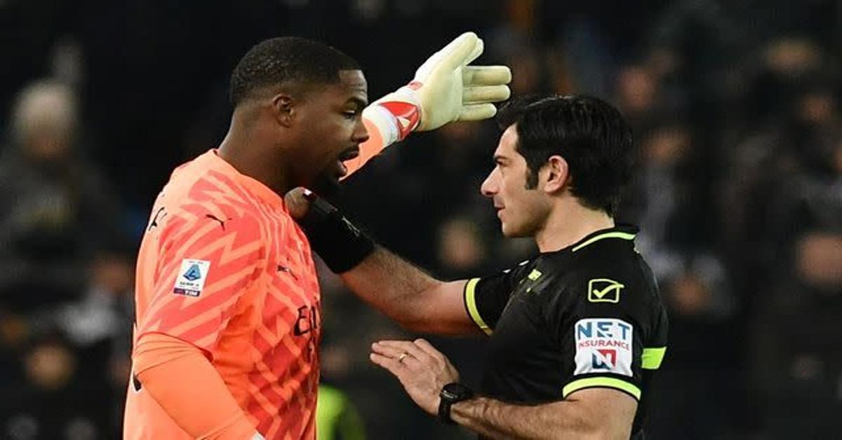 AC Milan's Mike Maignan leaves Serie A match due to racist chants