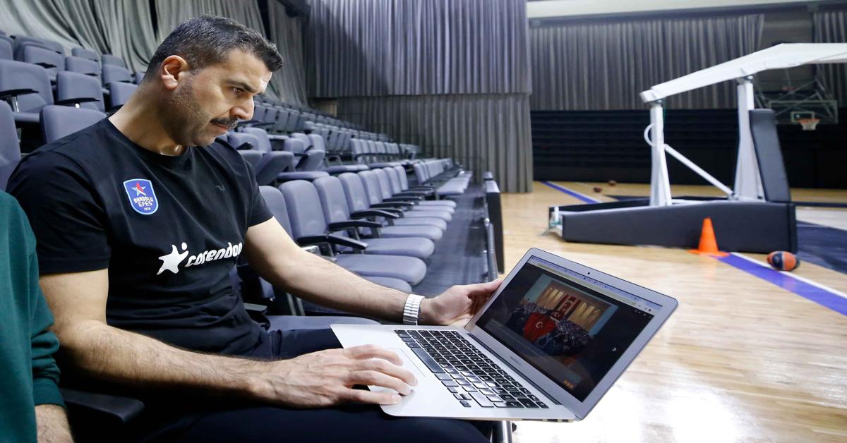 Efes releases Erdem Can from head coach position