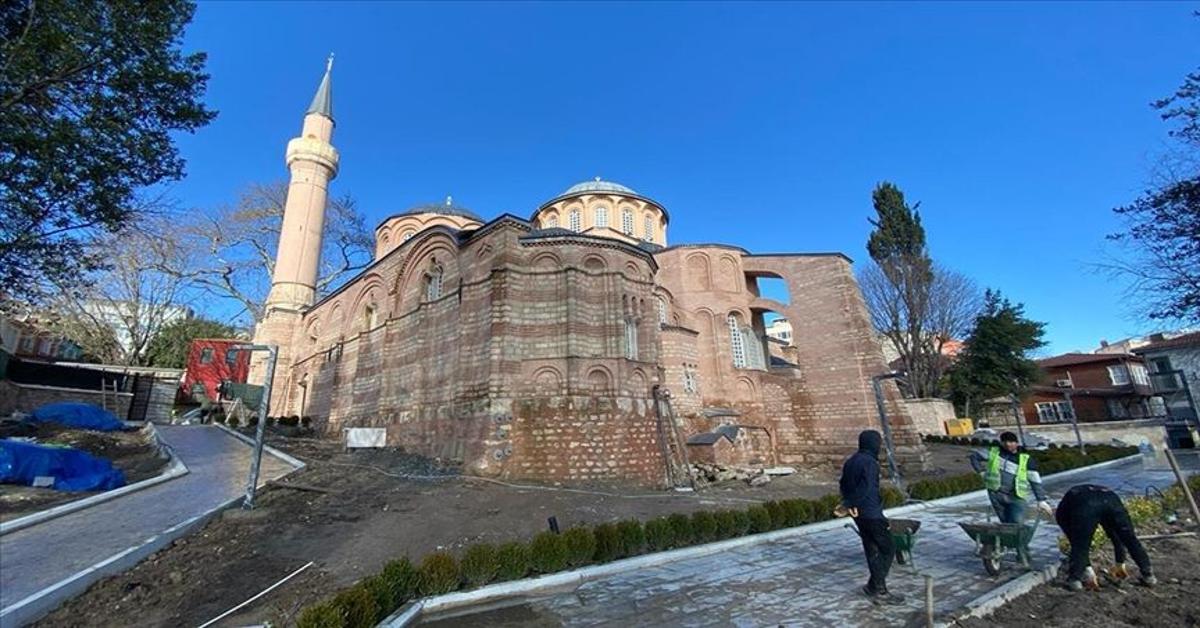 First call to prayer in 79 years! Kariye Mosque opens for prayers in Istanbul