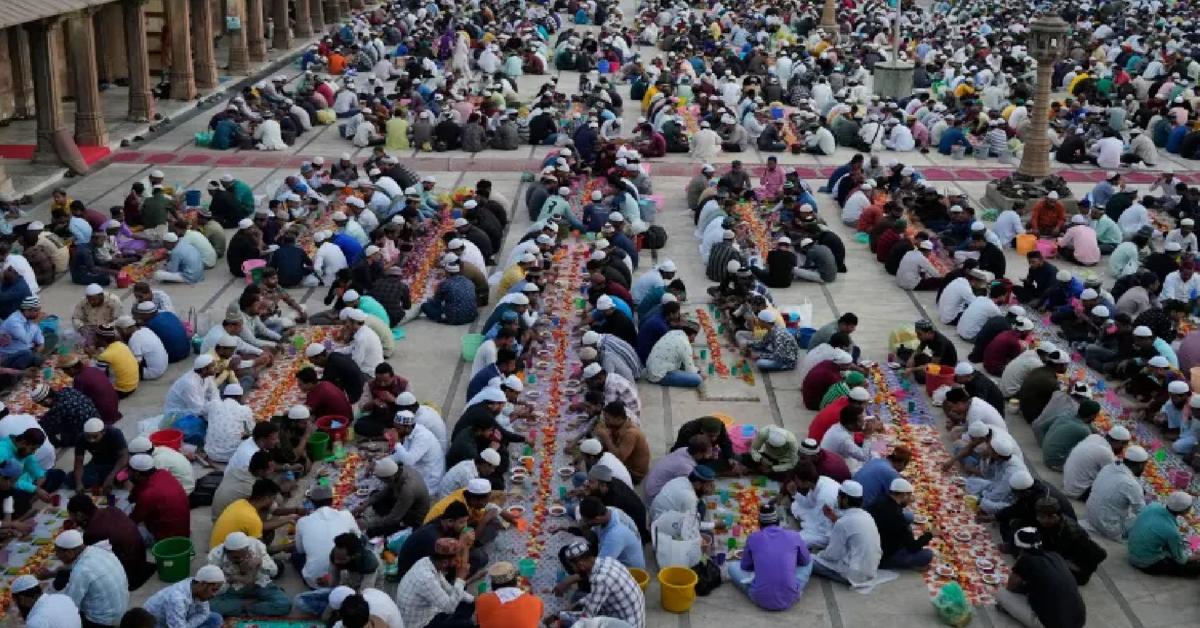 Foreign students attacked in India for performing Ramadan prayer at dormitory