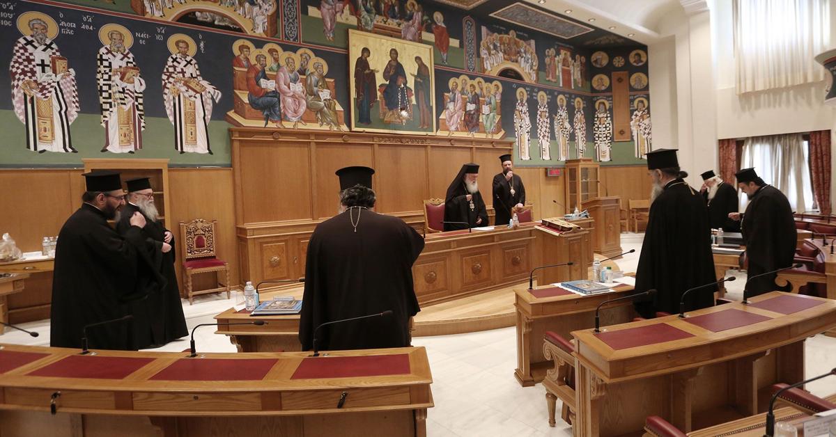 Greek Orthodox priests protest government