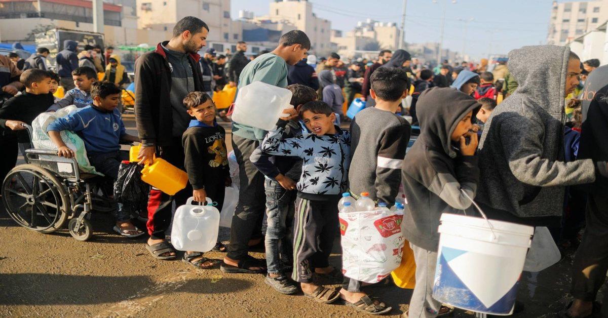 Israel kills at least 104 Palestinians waiting for food aid, injures 760