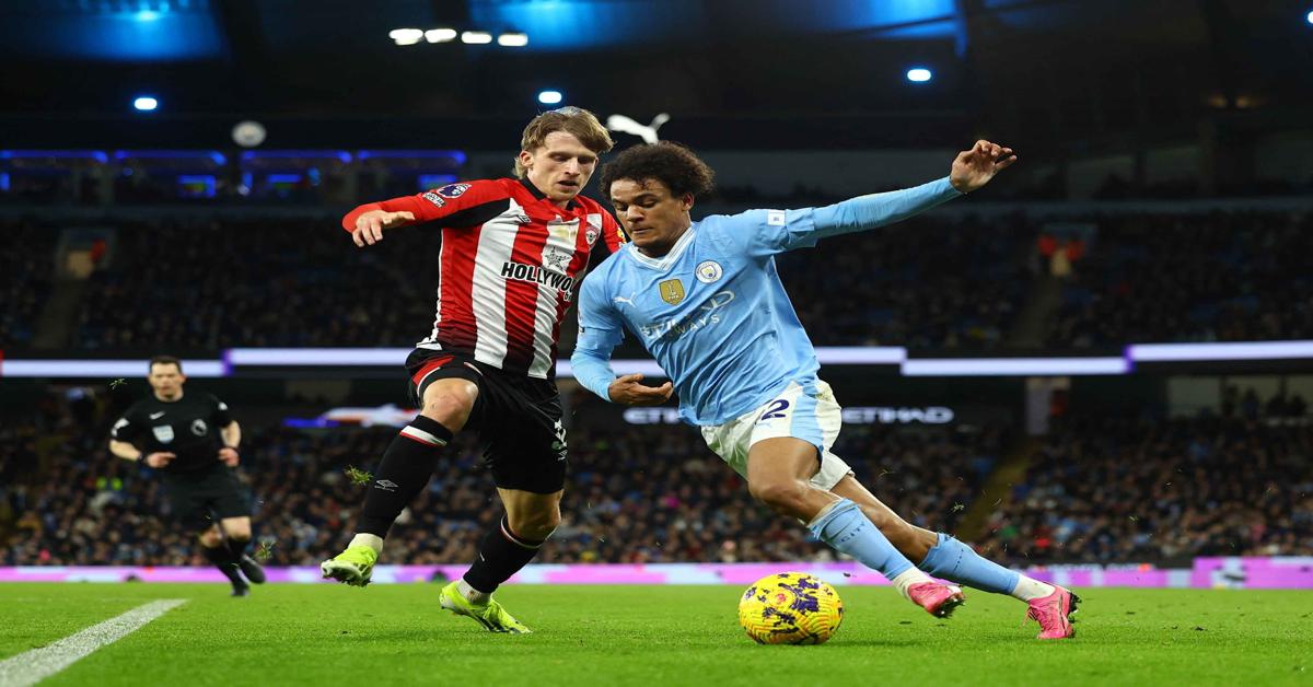 Manchester City extends Oscar Bobb