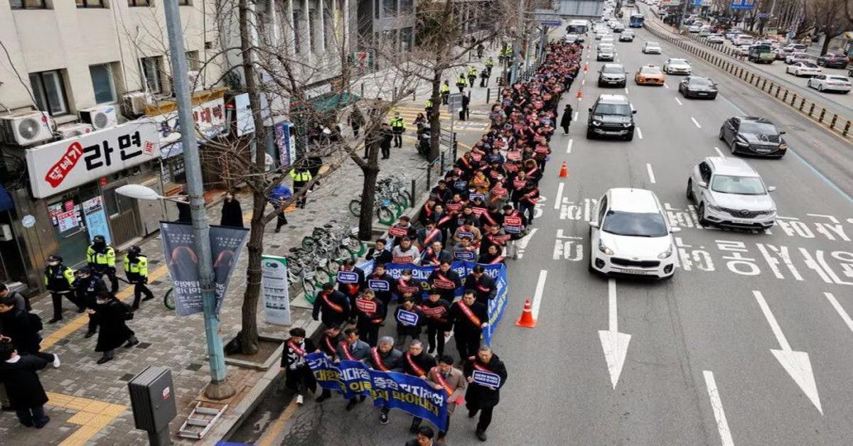 S. Korean government publicly orders doctors to get back to work or face penalties