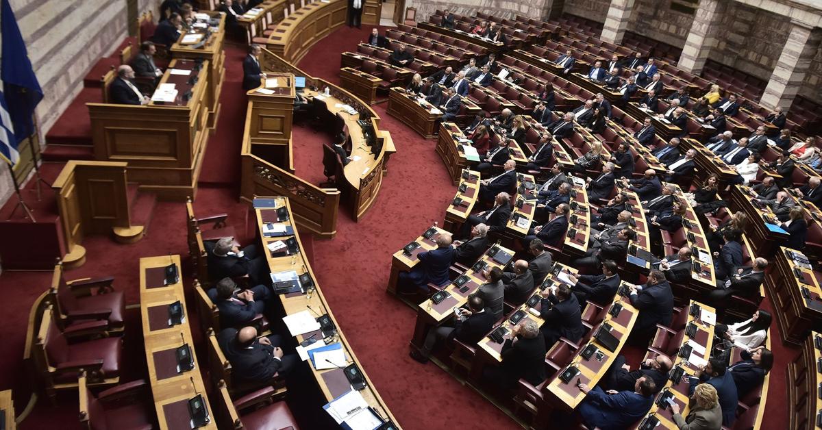 Tempi train tragedy escalates to no-confidence vote in Greek parliament