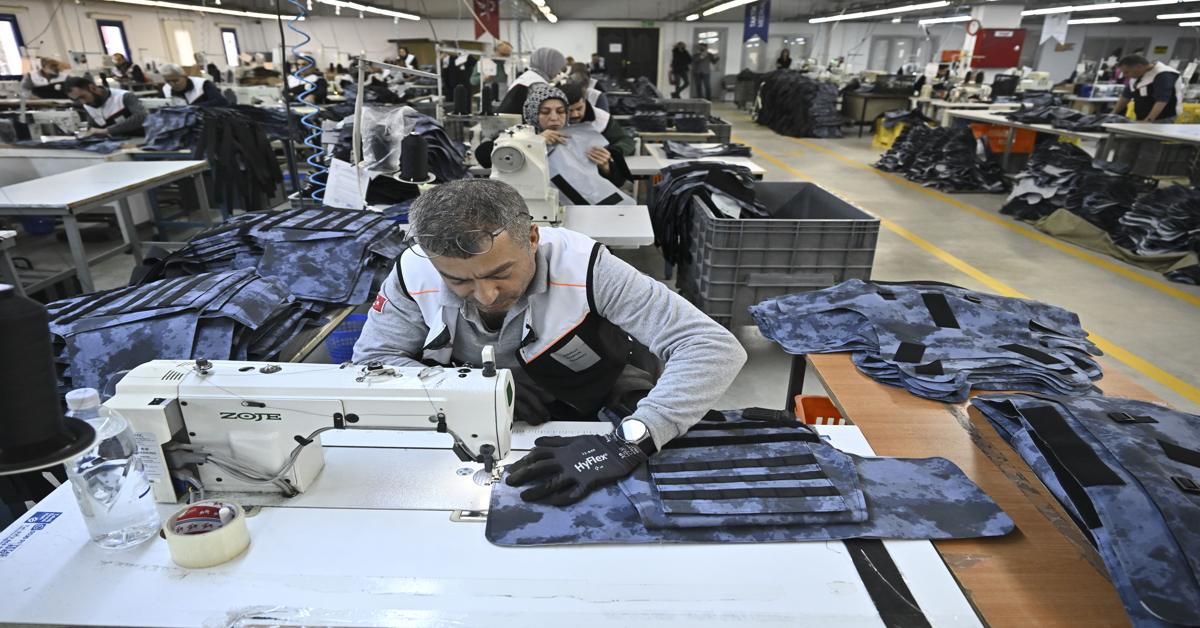 Türkiye among top 4 major producers in defense sector