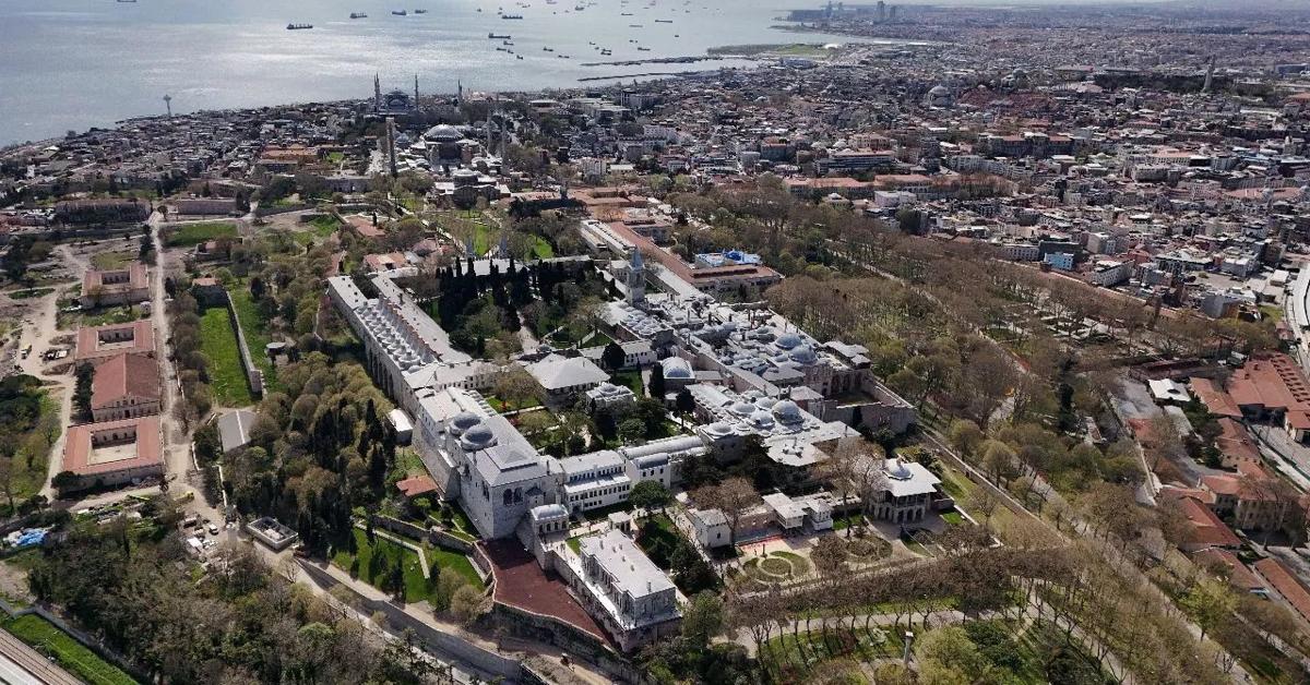 Türkiye's National Palaces see record-breaking crowds during Eid holiday