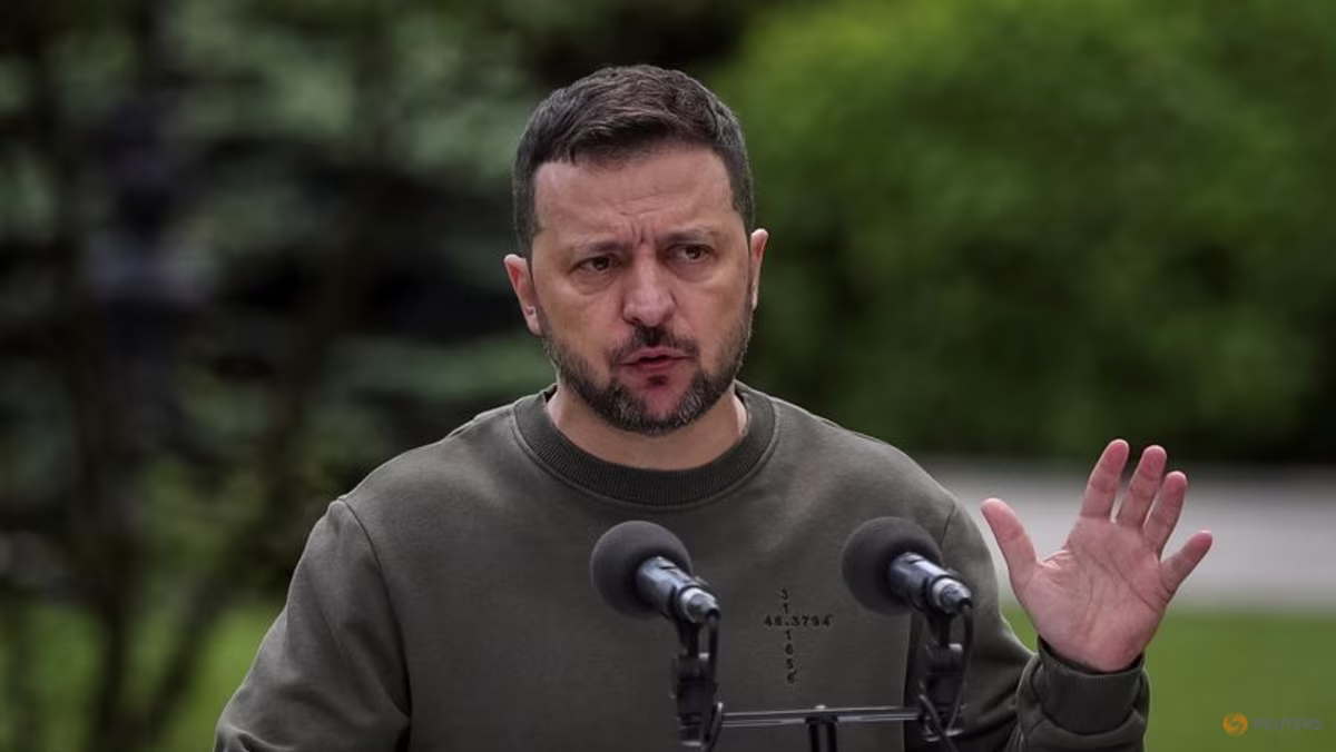 Zelenskyy calls on Biden and Xi to join peace summit