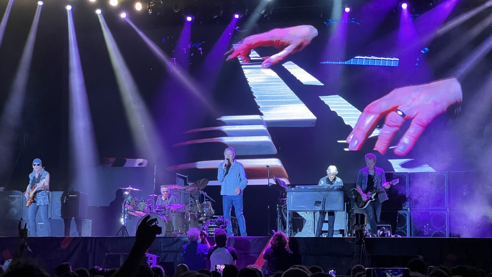 Deep Purple rocks Istanbul with surprising Turkish March and anthem