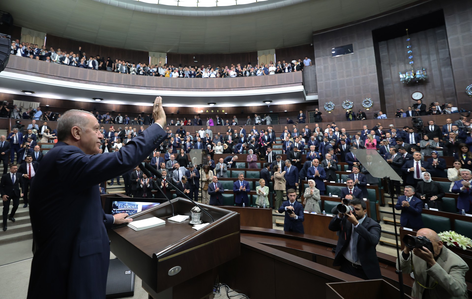 Ruling AK Party reviews parliamentary performance amid election aftermath