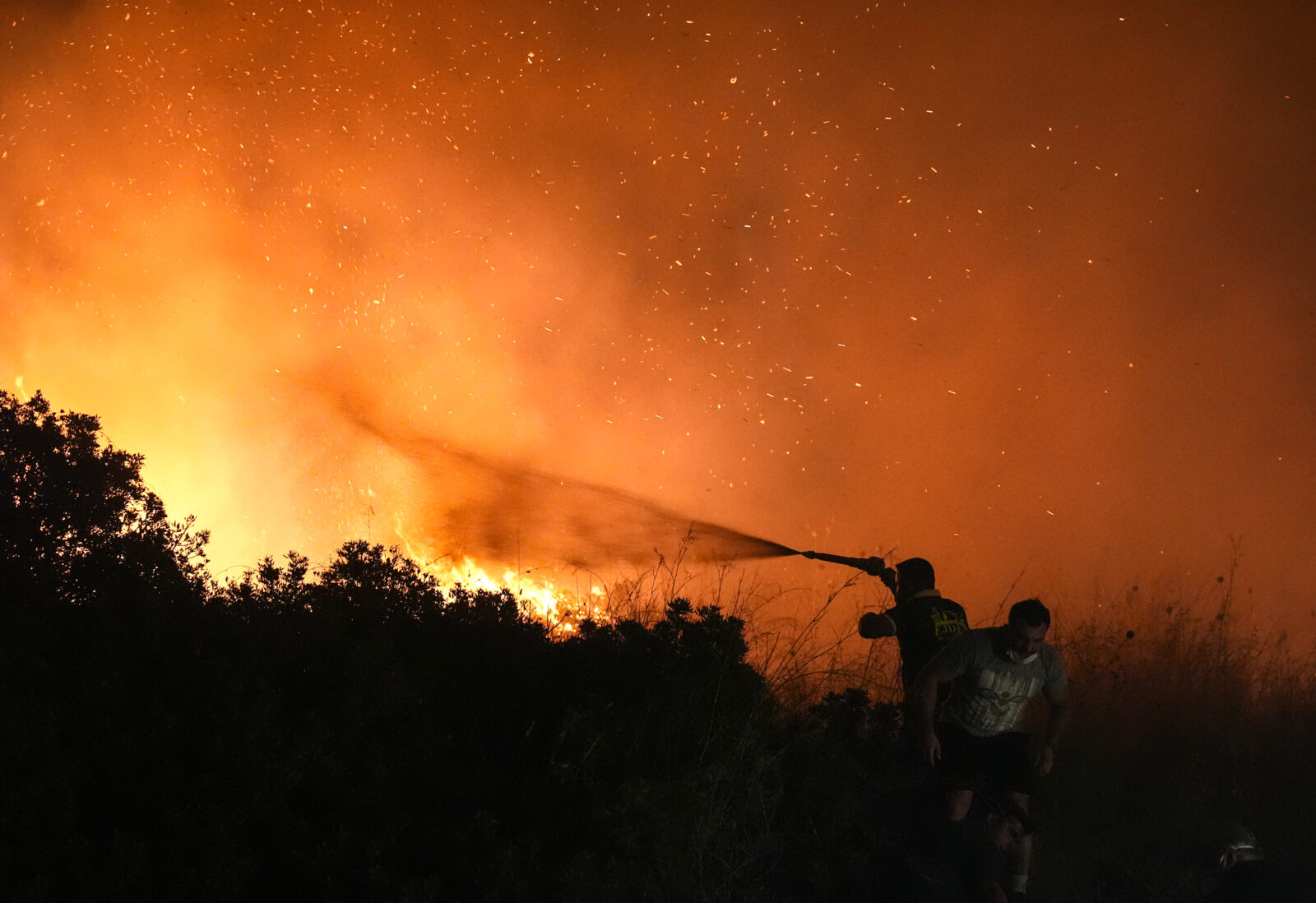 Guide on what to do as devastating wildfires ravage Türkiye's coastal regions