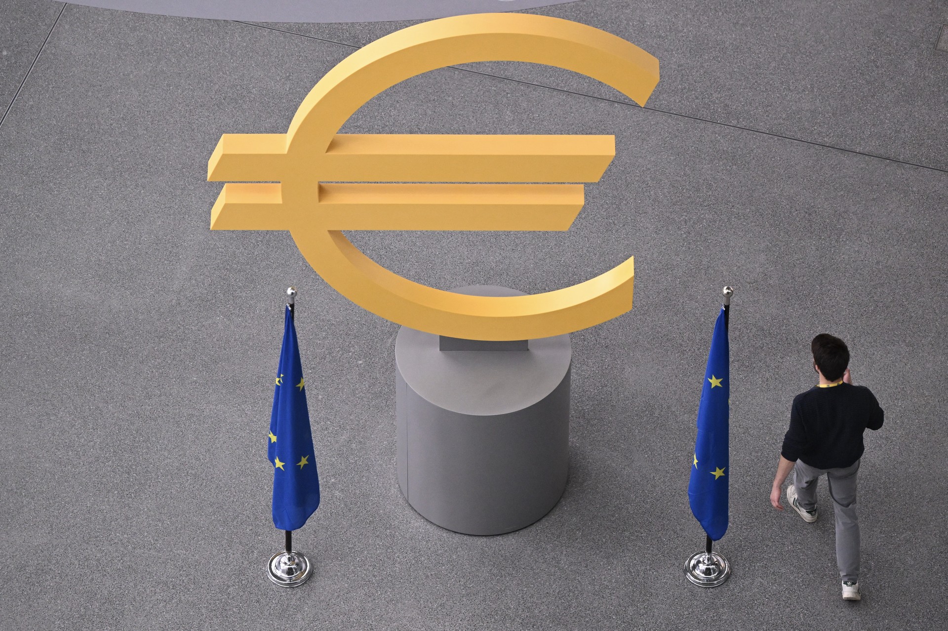 Euro sees worst profit performance in Türkiye for 2024: TurkStat