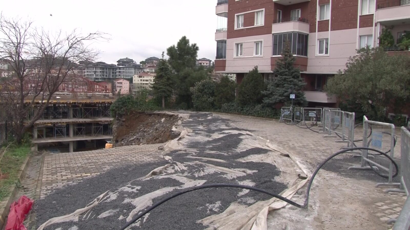 Building collapse crisis in Istanbul sparks earthquake concerns