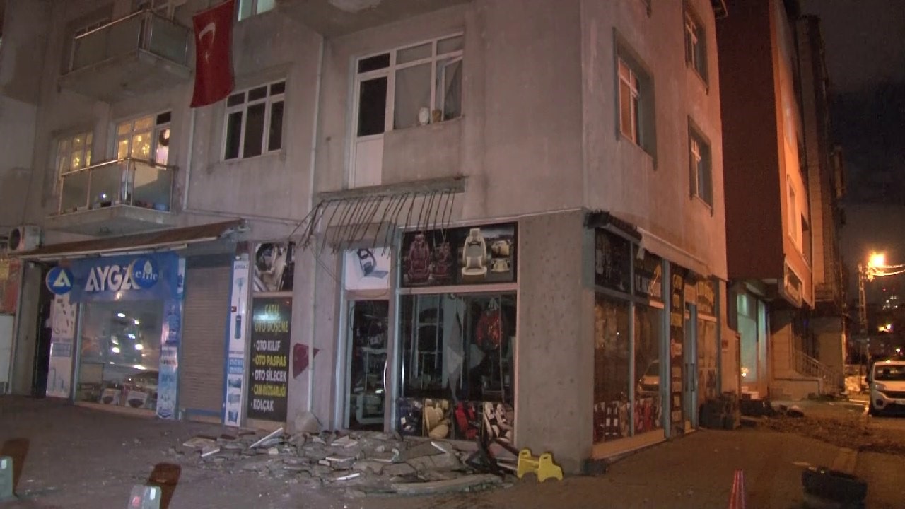 Building collapse crisis in Istanbul sparks earthquake concerns