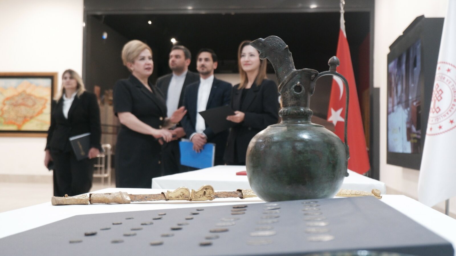 Türkiye returns 55 cultural artifacts to Iran