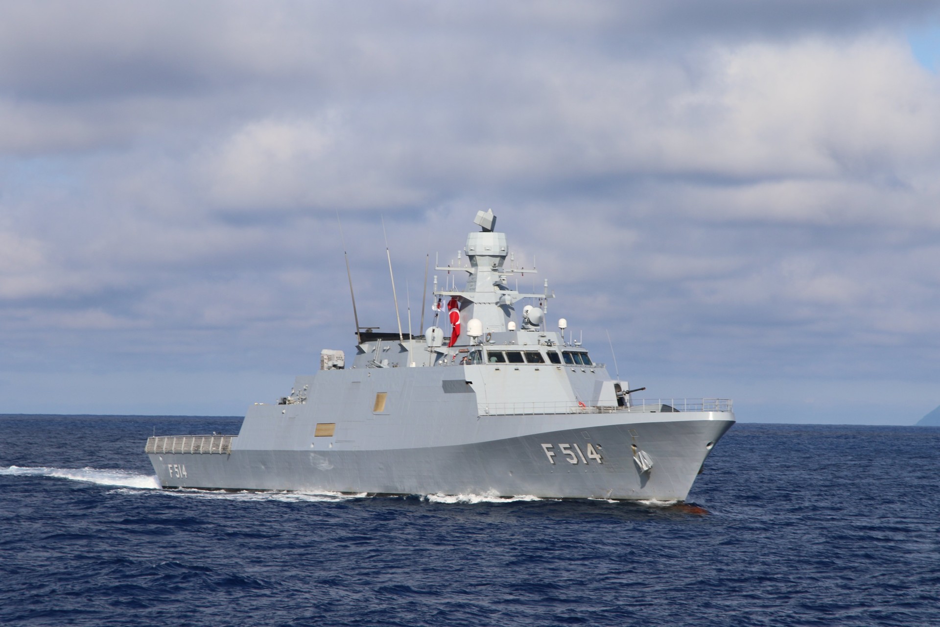TCG Kinaliada, JS Takasami hold joint exercise commemorating Ertugrul Frigate