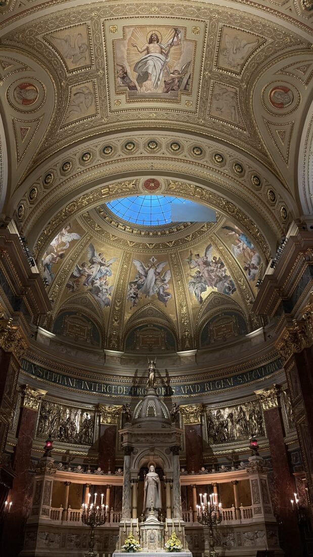 Discover story about St. Stephen's Basilica, secret 'holy right hand' kept during Turkish rule