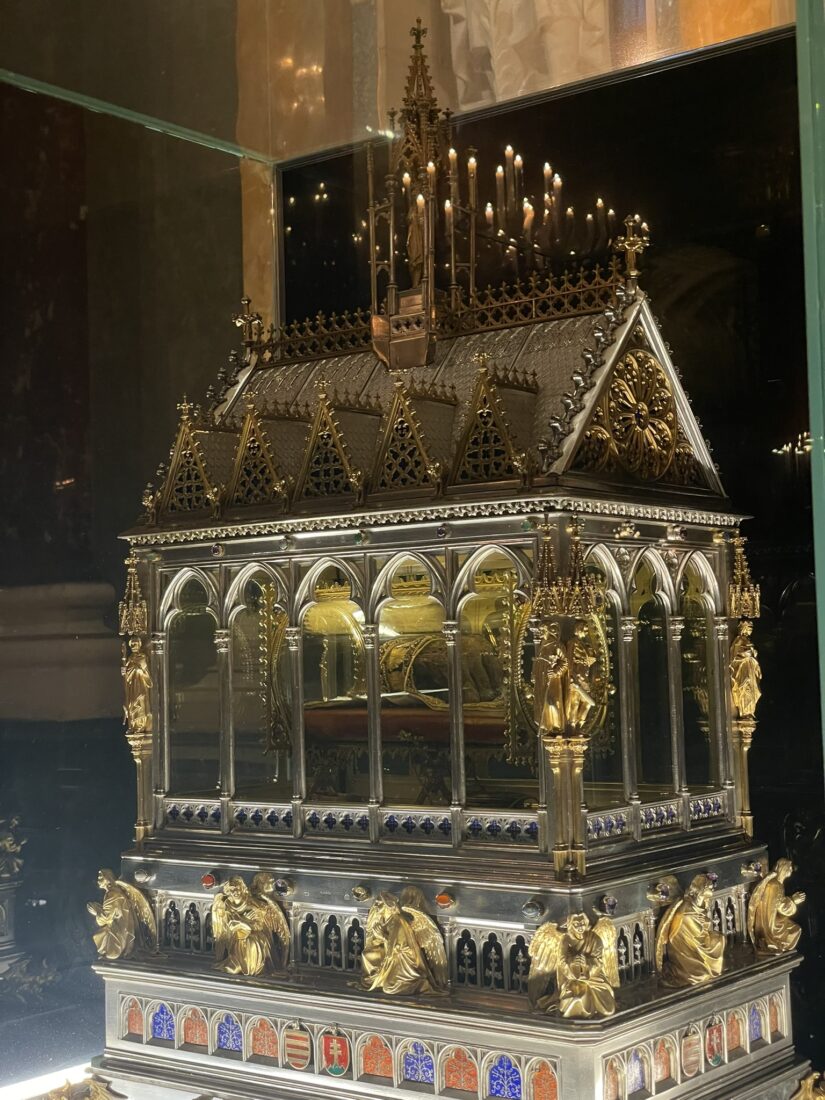 Discover story about St. Stephen's Basilica, secret 'holy right hand' kept during Turkish rule