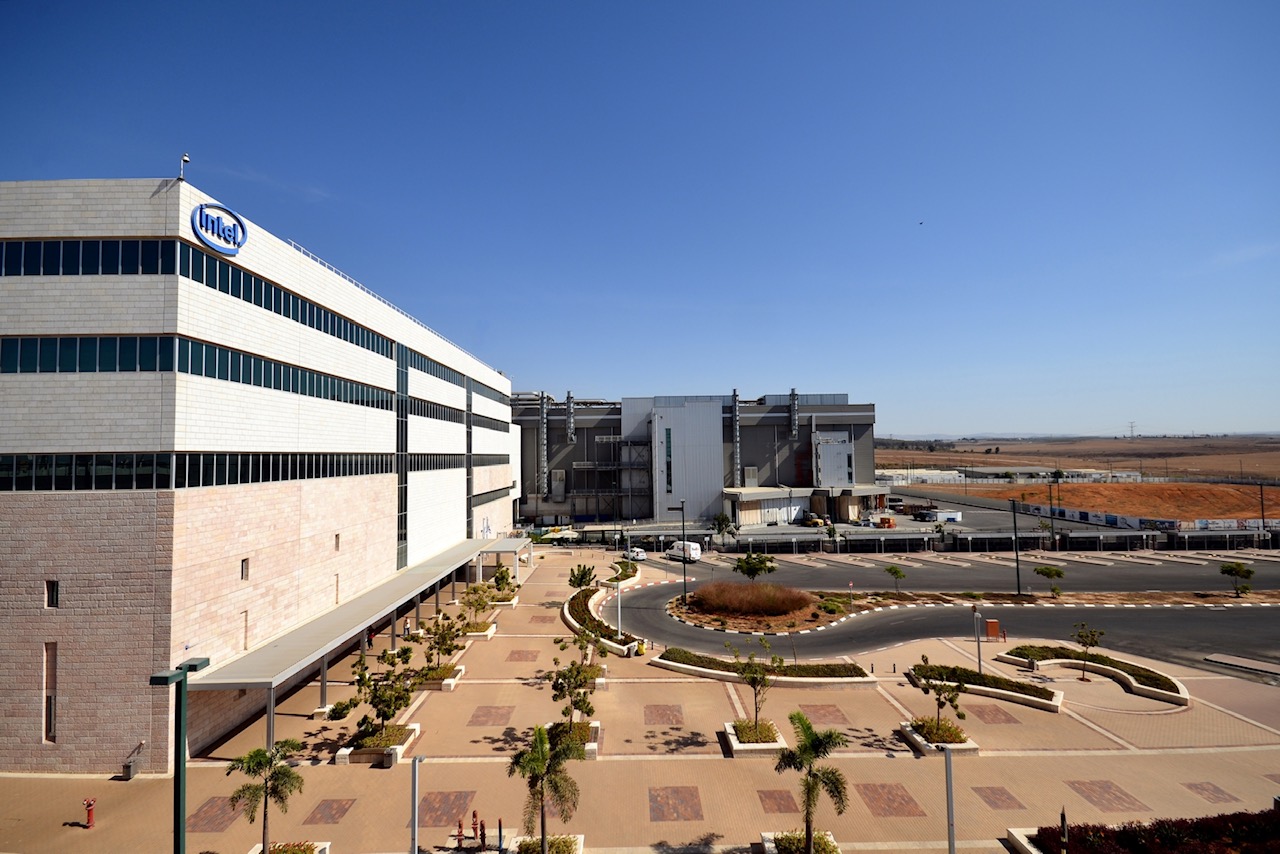 Intel suspends planned $15B expansion of Israeli chip plant