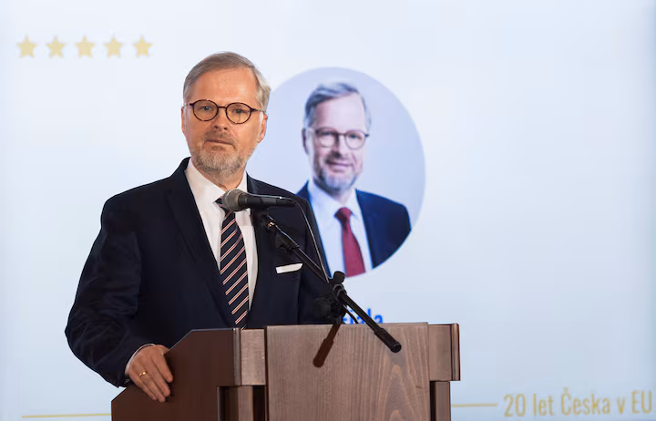 Czech PM accuses Russia of organizing failed arson attack in Prague