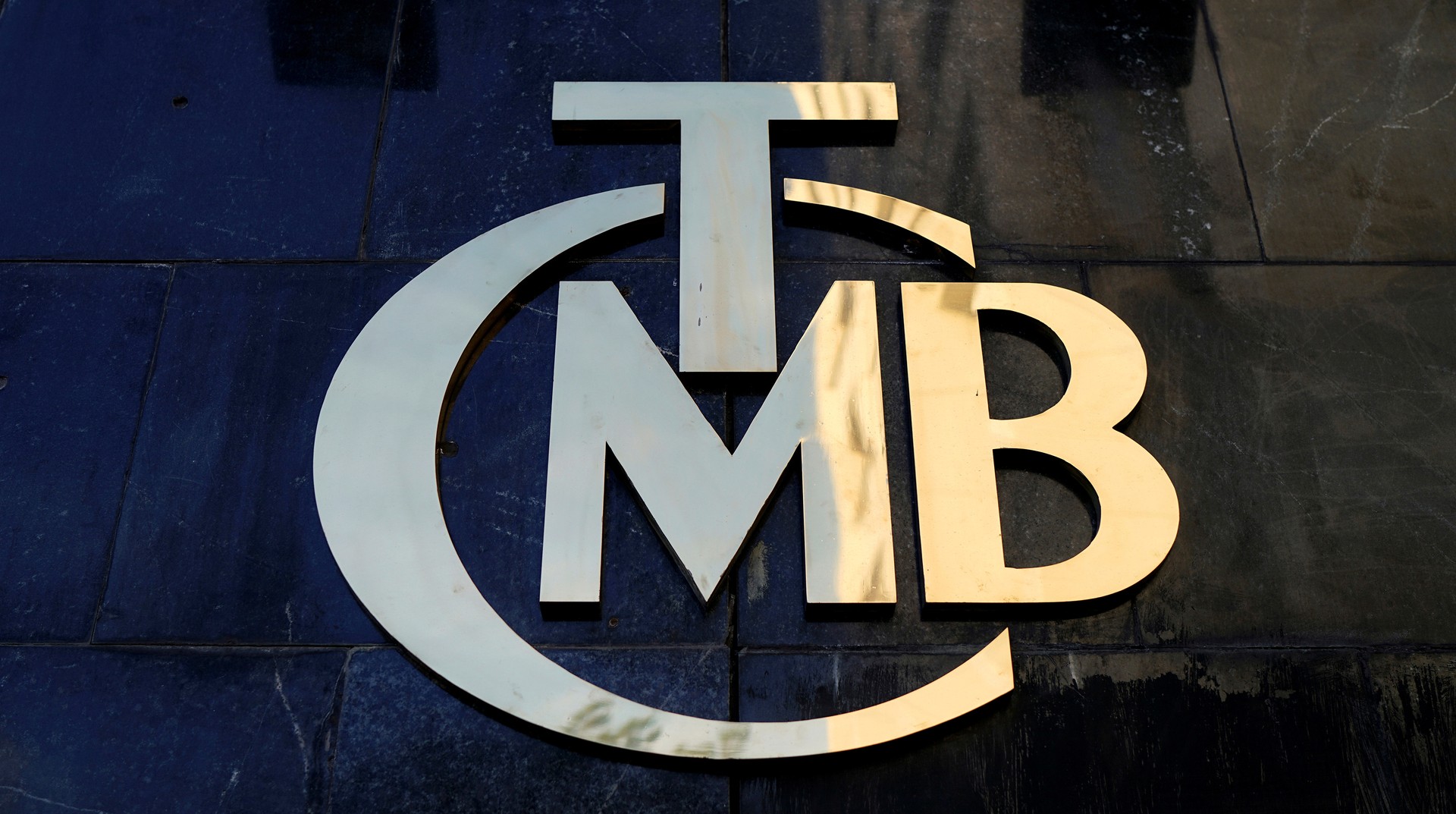 Turkish banking sector sees deposits surge by 2.69% in week