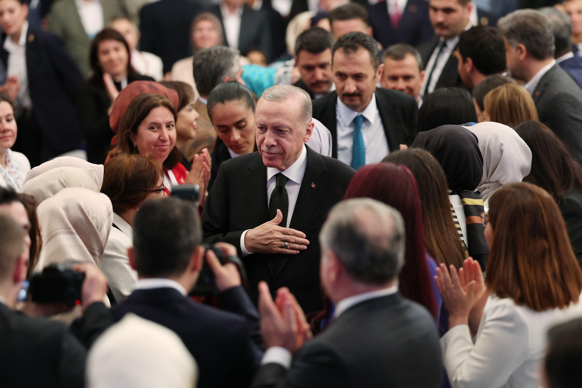 Erdogan highlights AK Party's renewal efforts at consultation meeting