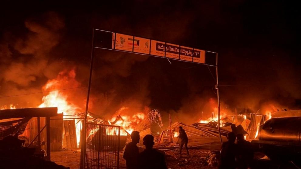 Israeli shelling kills 30, injures 50 in Palestinian tent camps