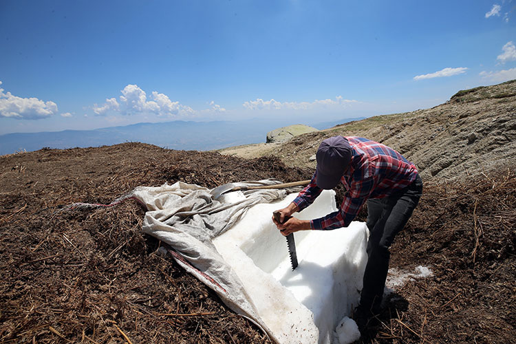 Natural remedy for hot weather in Türkiye: Snow desserts