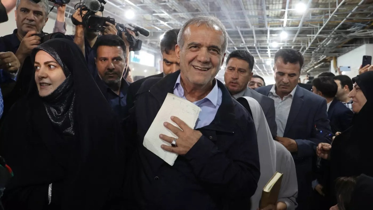 Iranian presidential candidates discuss Türkiye's development