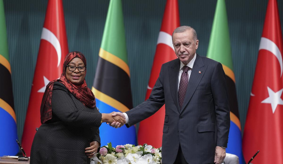 President Erdogan calls for unified Western action on Gaza during joint press conference with Tanzanian president