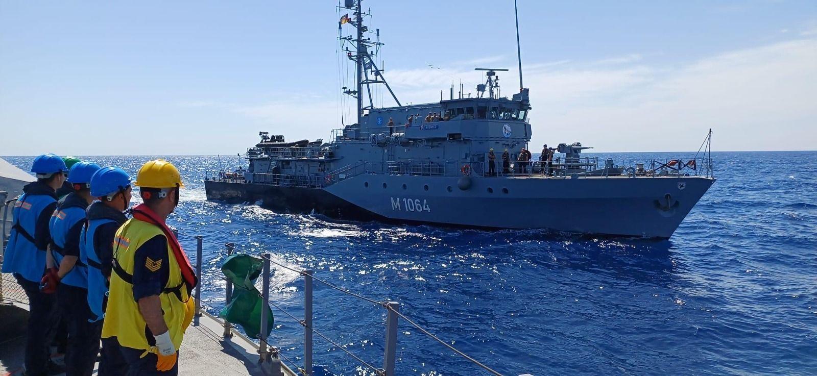 TCG Turkeli conducts exercises with German Navy ship