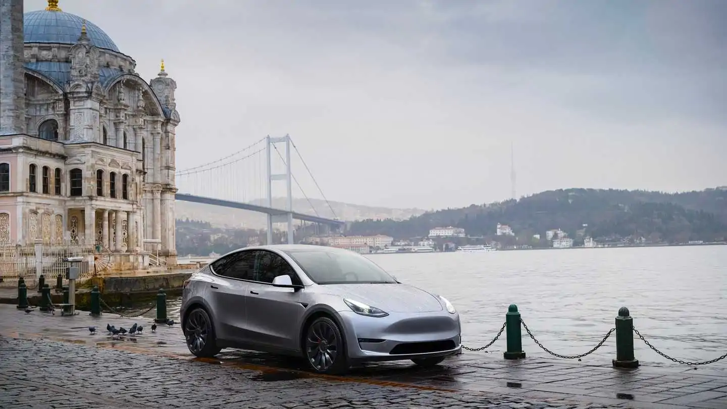 Tesla falls short as BYD shatters sale records in 2024