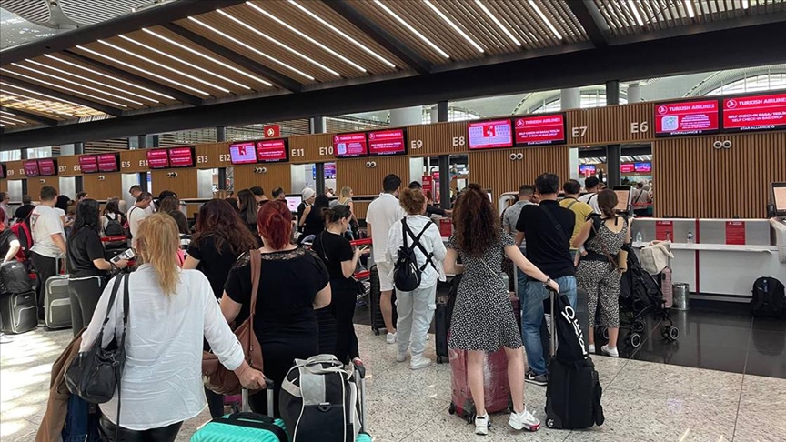 Ministry of Finance to increase foreign departure fee by 10 times