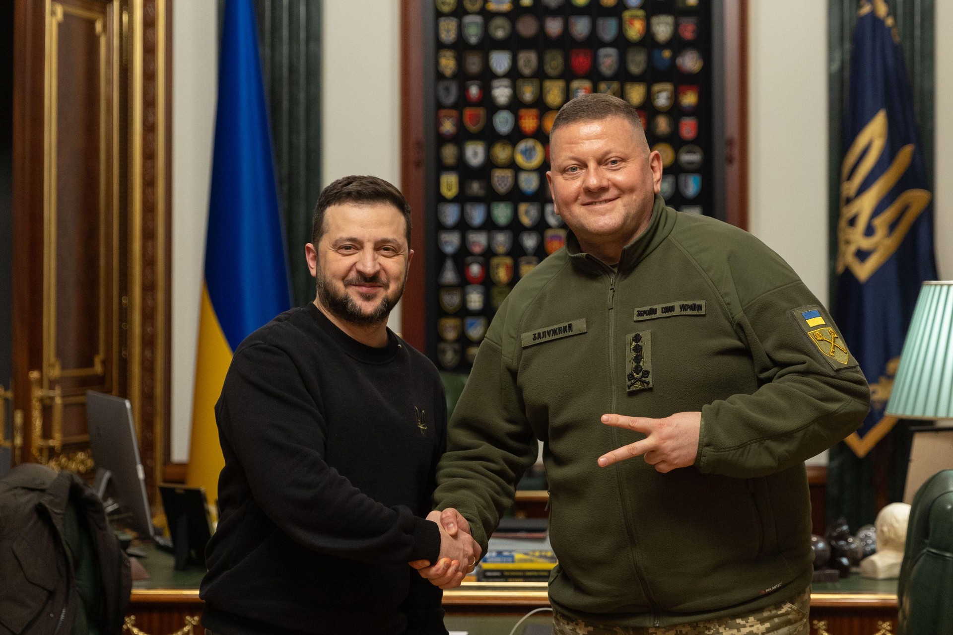 Ukrainian Commander-in-Chief removed from the post as Zelensky invites him to stay 