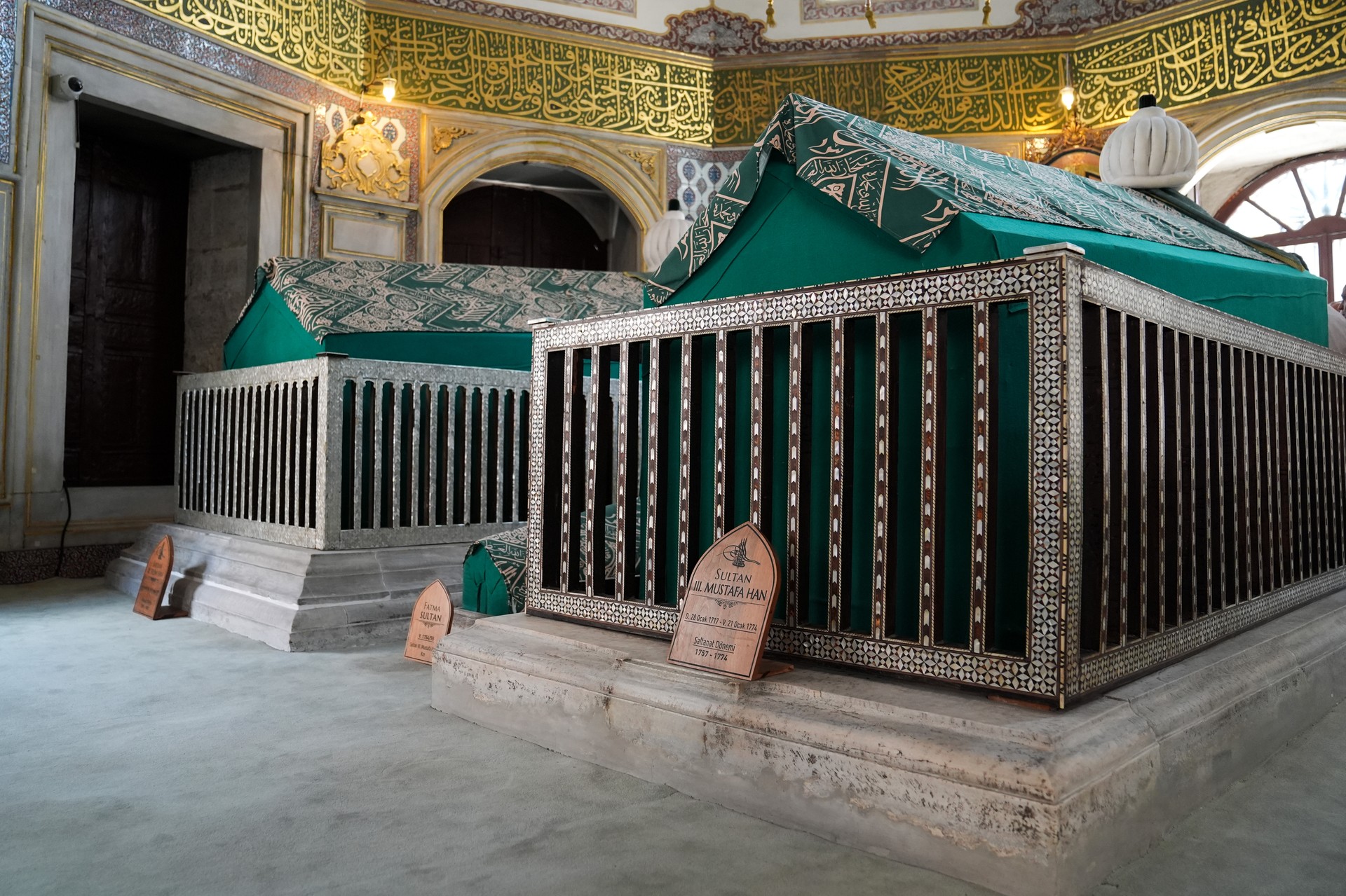 Sultan Selim III, Sultan Mustafa III  tombs reopen in Istanbul after restoration