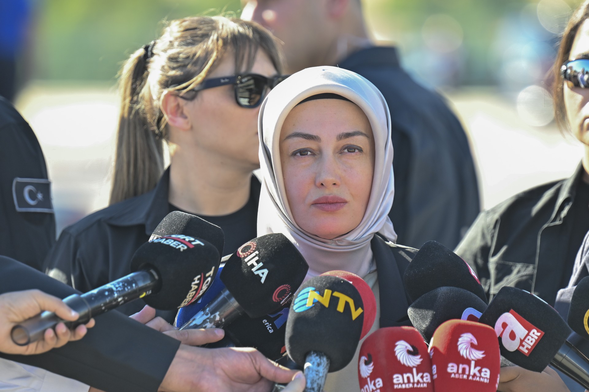 Jailed politician released from prison on special permission, accompanies his wife