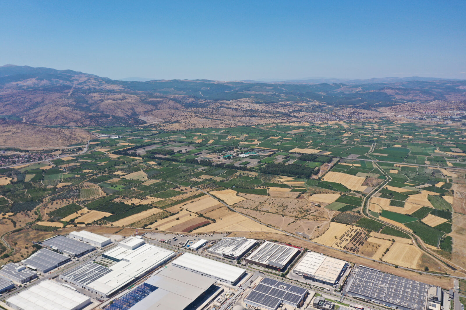 Officials from the Chinese company BYD, which will establish an electric and rechargeable hybrid car production facility and R&D Center in Manisa, visited the city. On the other hand, the area where the factory is planned to be built was photographed from the air. (AA Photo)