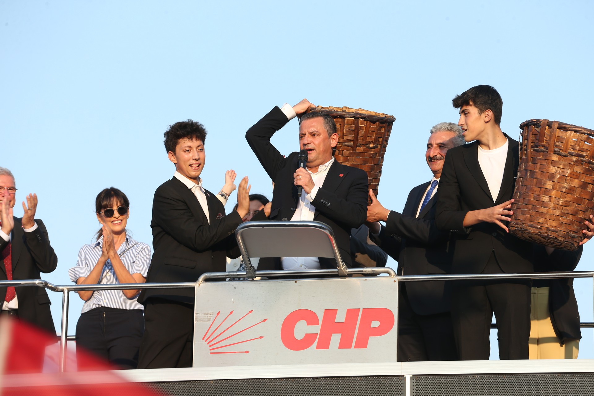 Main opposition's Ozel rallies CHP leaders: 'Be ready for elections anytime'