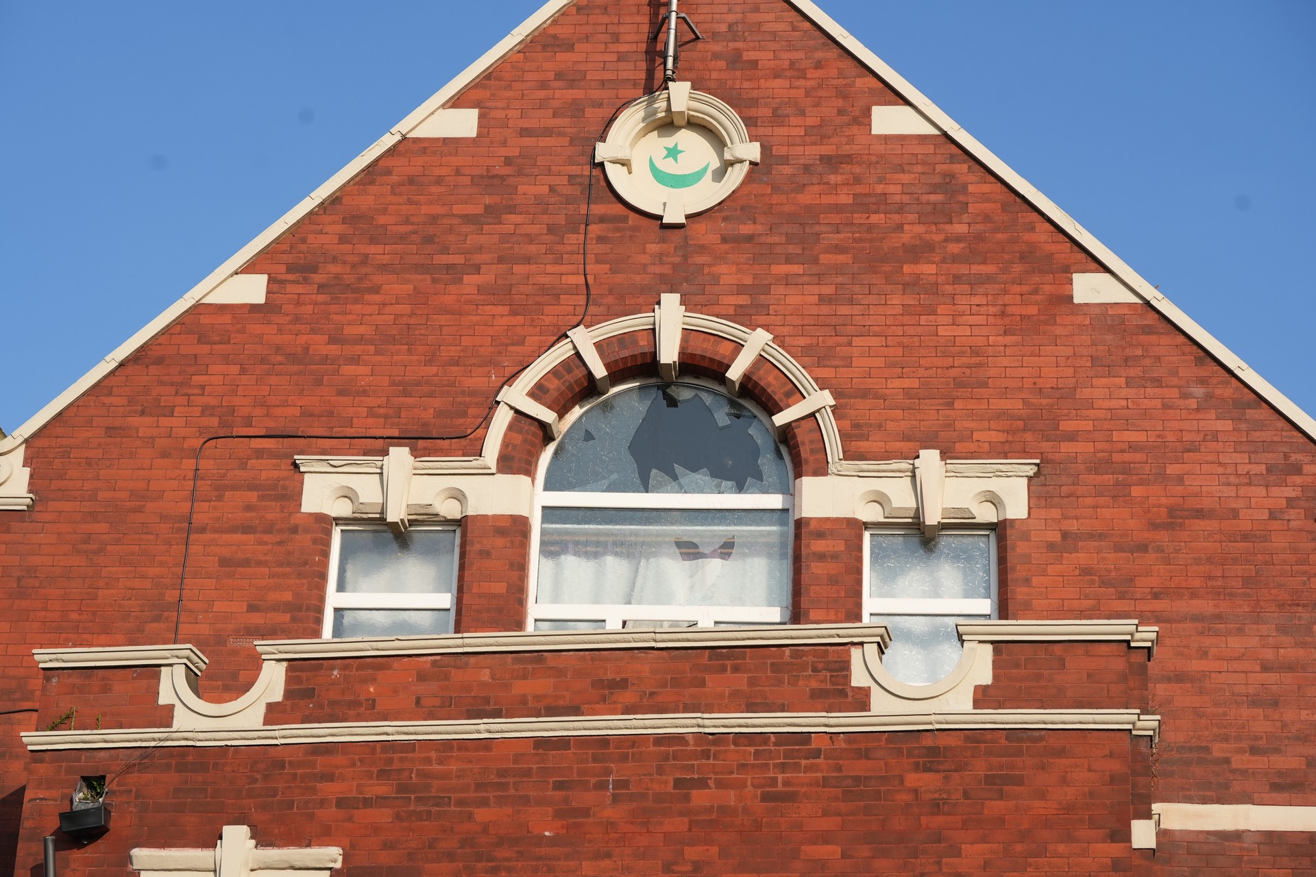 Far-right extremists attack Southport Mosque, UK
