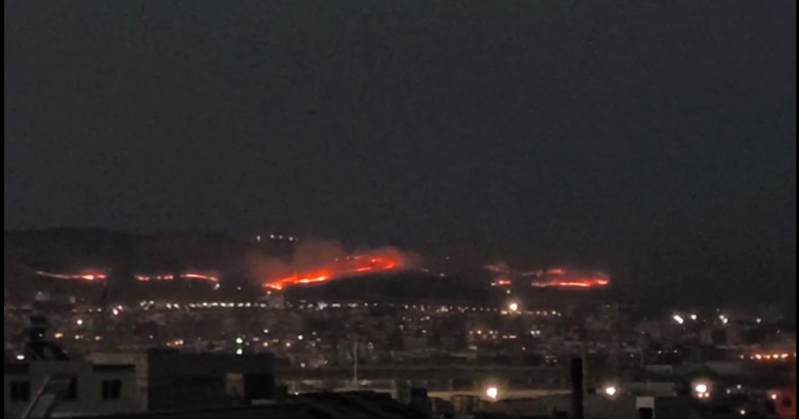 Wildfire threatens world's oldest temple Gobeklitepe in Türkiye