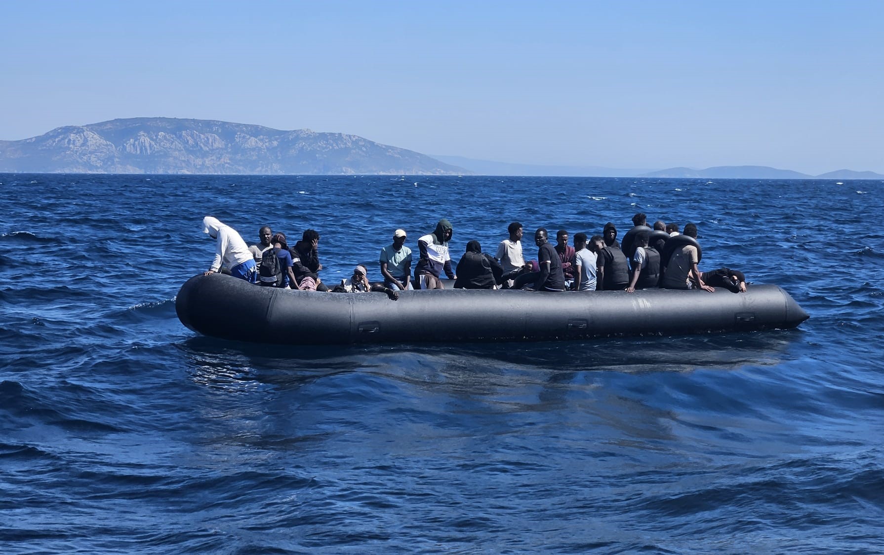 Nearly 90 migrants, including 46 children, apprehended off Türkiye's Urla