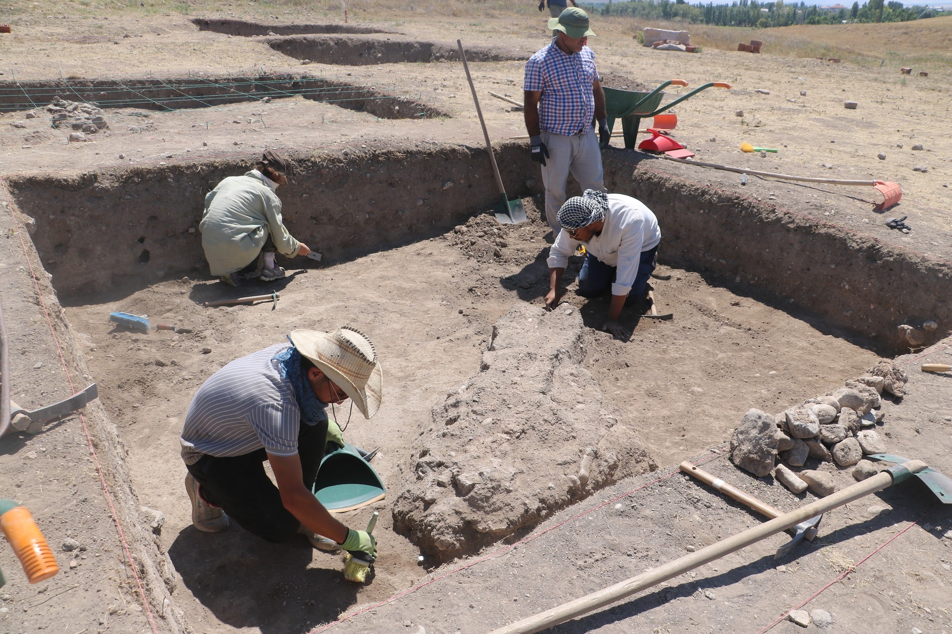 Seljuk era coins discovered in 3,800-year-old Hittite city