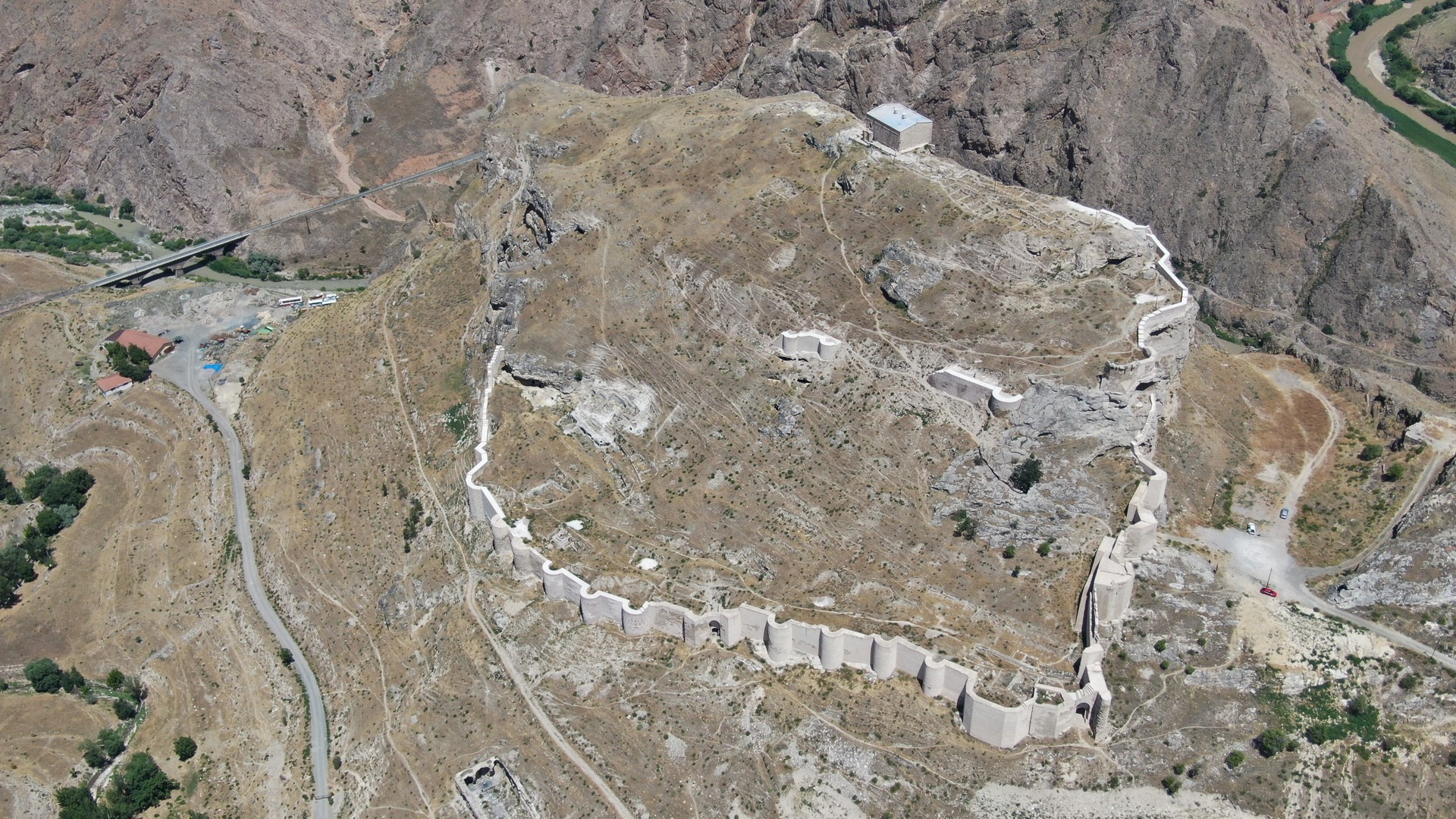 'Unconquered' Turkish castle still captivates 8 centuries later
