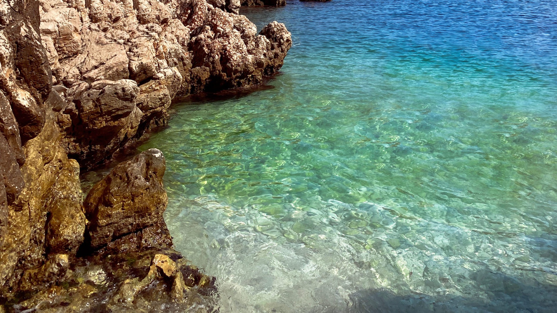 Explore Kas: Stunning free beaches in city center, rich culture on Türkiye's coast