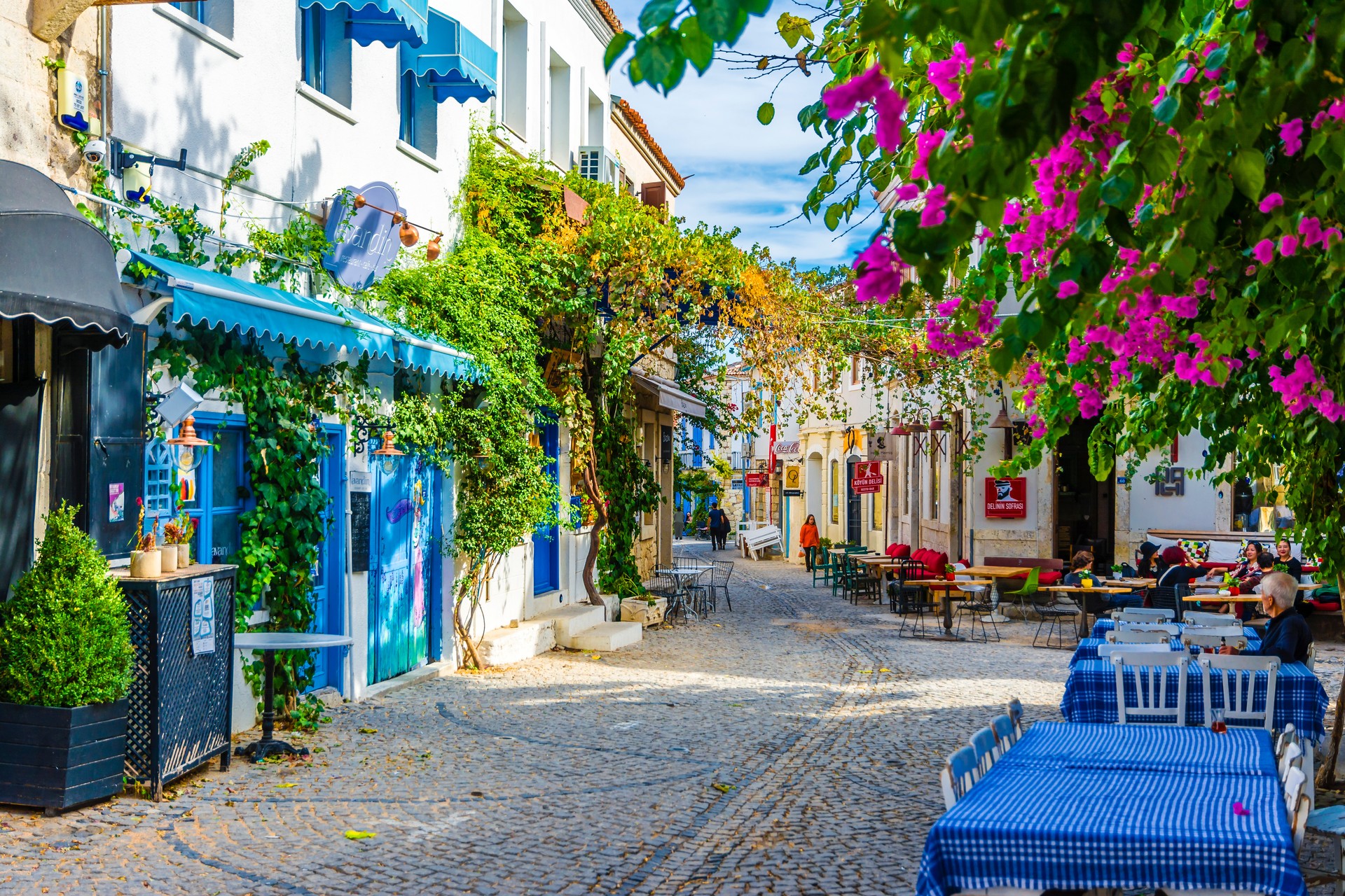 Free beaches in Alacati: Budget-friendly escape to nature