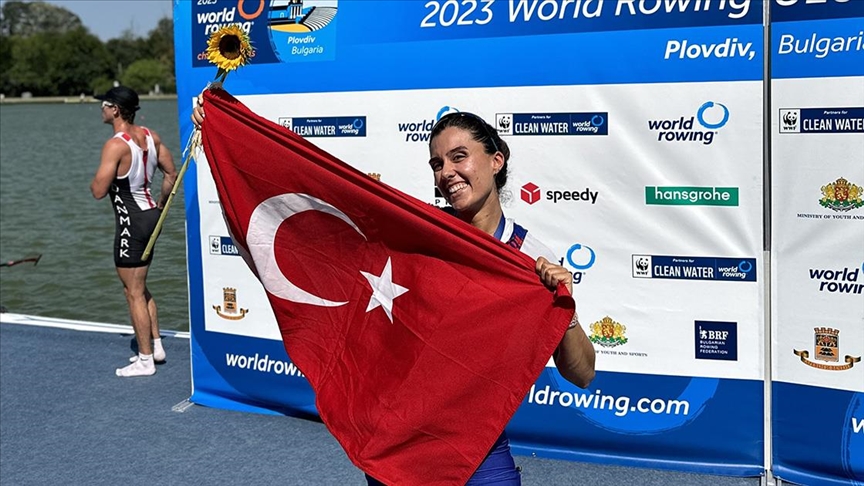 Fenerbahçe's national rower Elis Ozbay wins the gold medal 2023 World Rowing Under 23 Championships, Plovdiv, Bulgaria, August 21, 2023. (AA Photo)