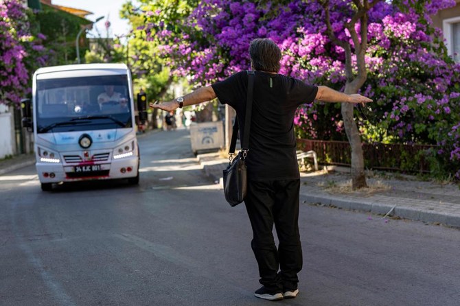 Istanbul's Princes’ Islands residents file legal complaint against Imamoglu over 'monstrobuses'