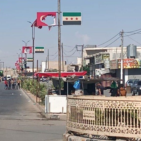 Turkish flags removed, vehicles attacked in Syria