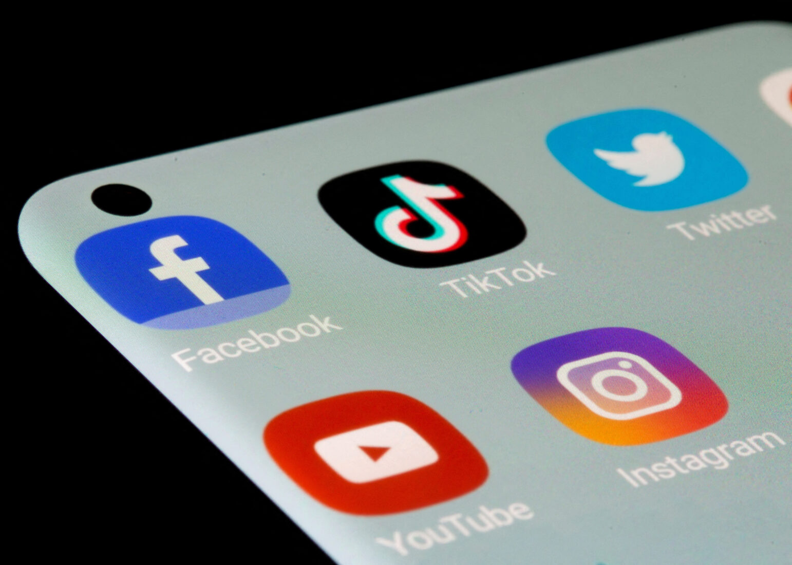 China mulls selling US TikTok to Elon Musk: Bloomberg